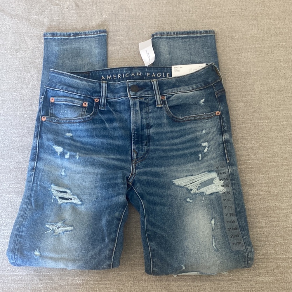 American Eagle AirFlex 360 distressed skinny jeans Size 31/30 NWT.